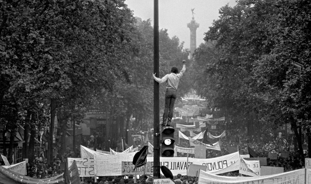 Students protesting in Paris 1968